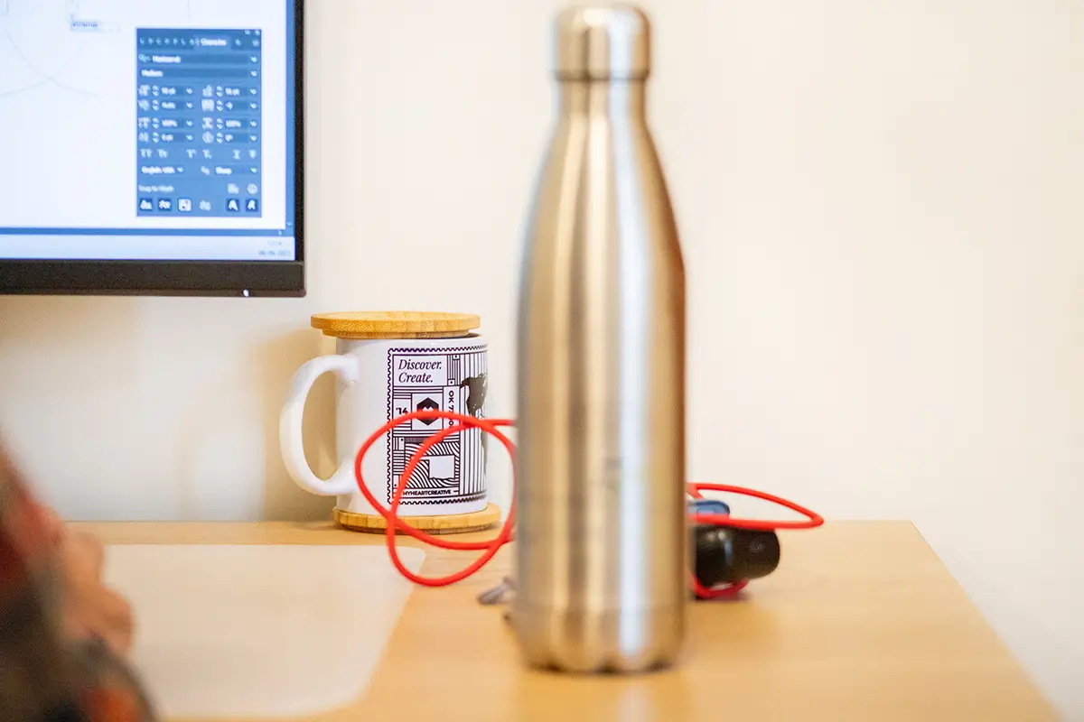 Water bottle, mug, design screen